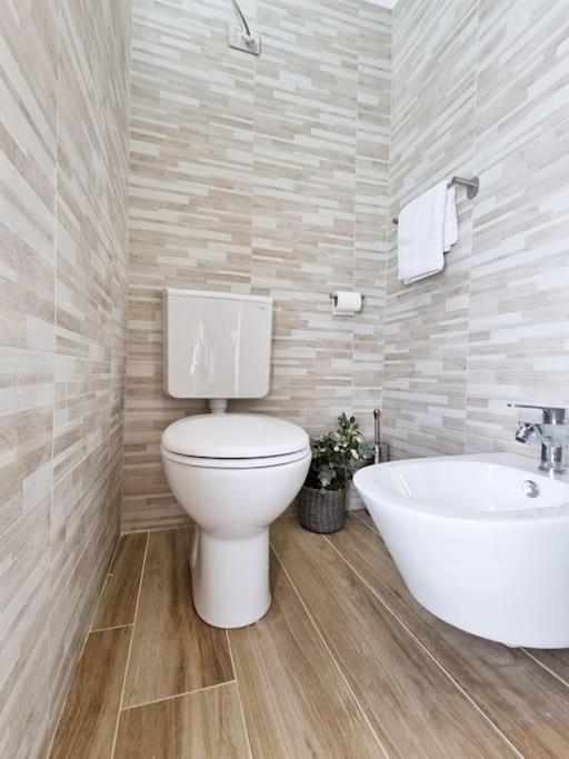 Casa Romeo Vinitaly - Free Parking - Wifi Daire Verona Dış mekan fotoğraf